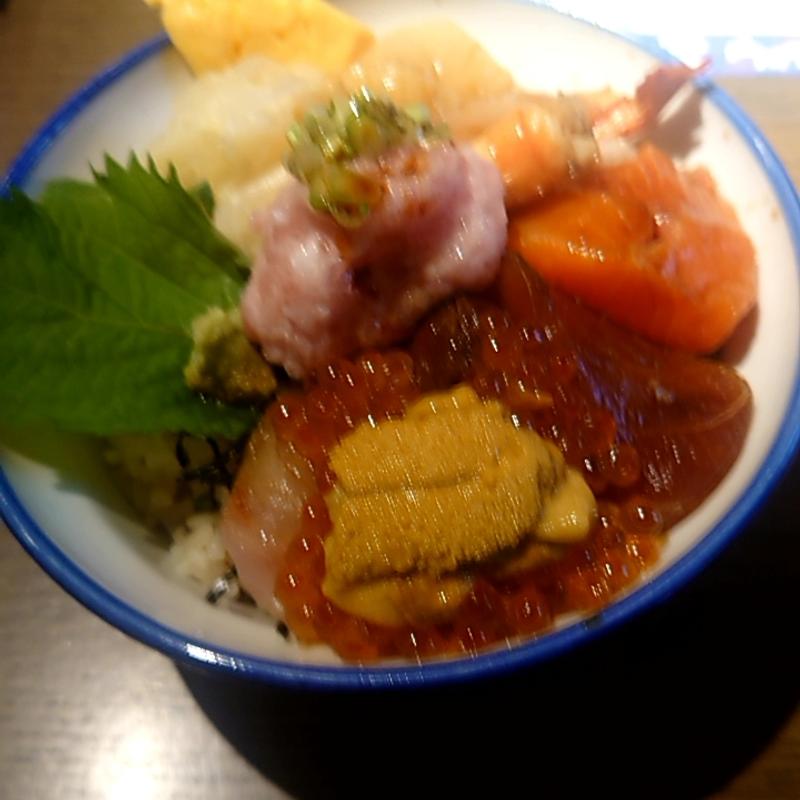 海鮮丼　上(魚祭 ウォスティバル 西新宿店)