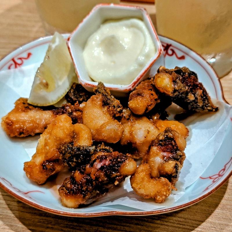 ゲソの唐揚げ(大衆すし酒場 スシマヅメ 野毛本店)