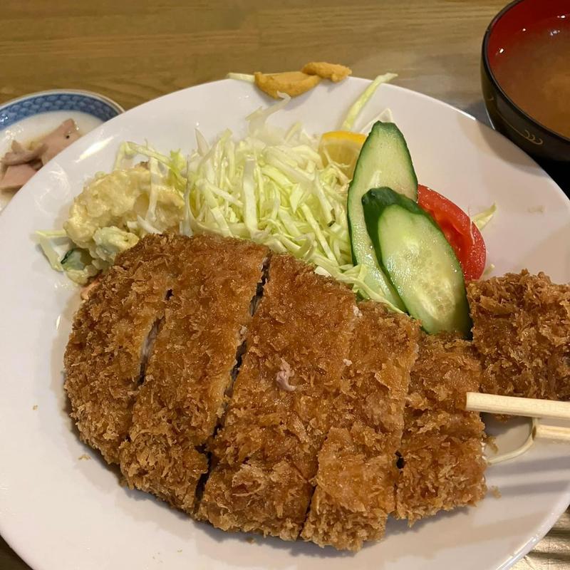 ロースカツ定食(どんまい亭)