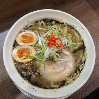 黒とんこつ(ラーメン 猪や)