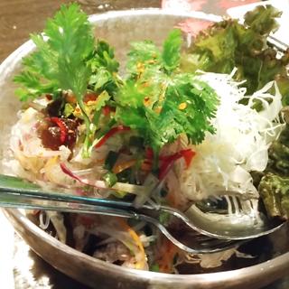 タイ風春雨サラダ(Sabai Sabai Thai)