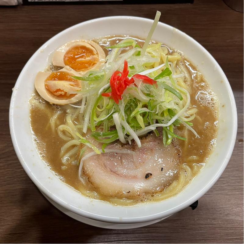 にぼしとんこつ(ラーメン 猪や)