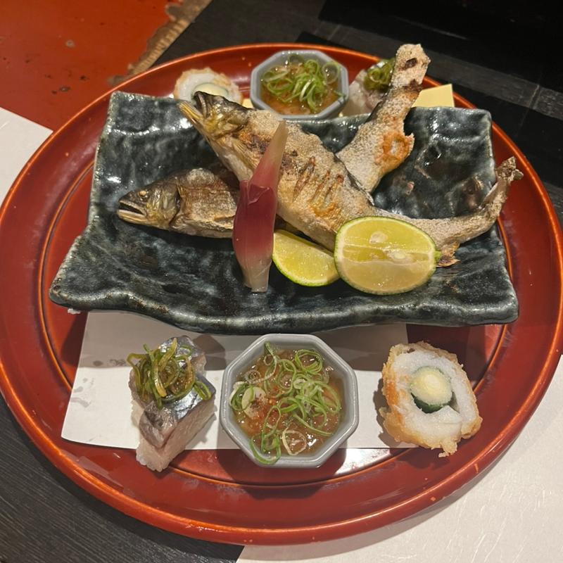 子持ち鮎塩焼き　あしらい(多満喜)