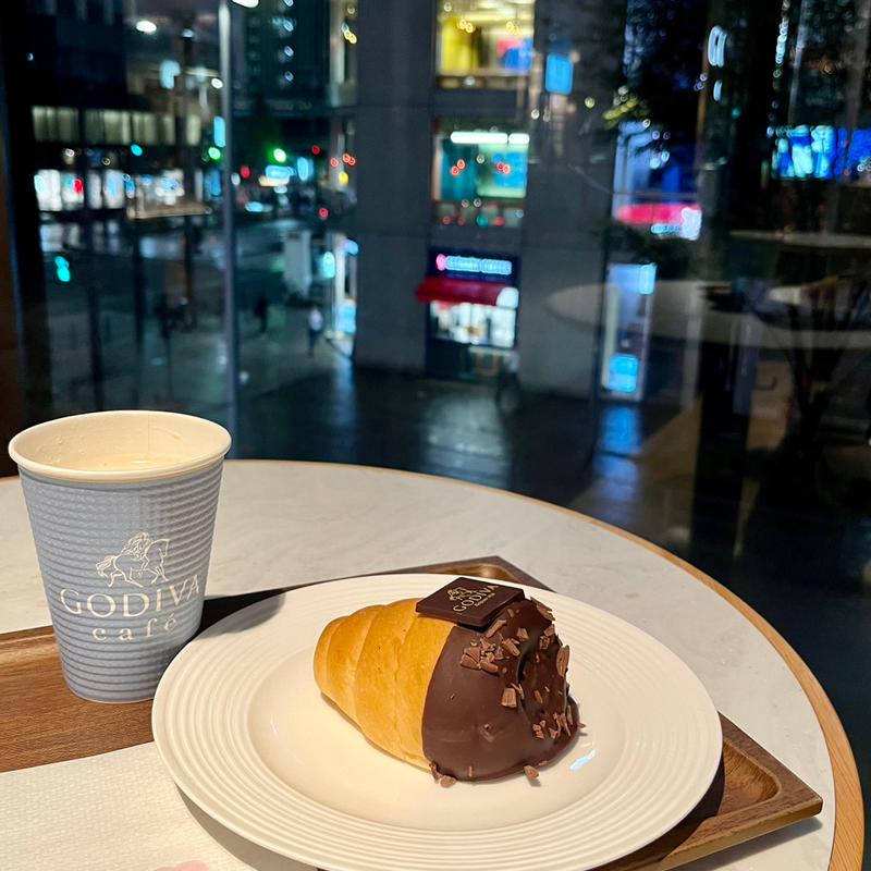 チョココロネ(GODIVA cafe Hibiya)