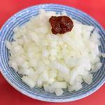 タマネギダブル豆板醤乗せ