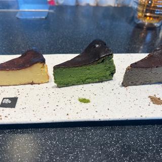 チーズケーキ食べ比べ(DRAWING HOUSE OF HIBIYA)