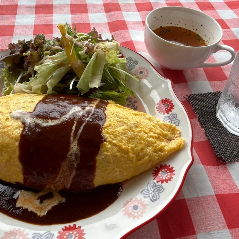 ふわとろオムライス デミグラスソース(パティスリー＆イタリアン酒場 リロンデル)