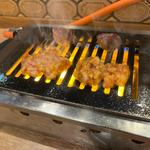 シマチョウ味噌、ハラミ(ホルモンラボ NAIZOU研究所 横浜関内店)