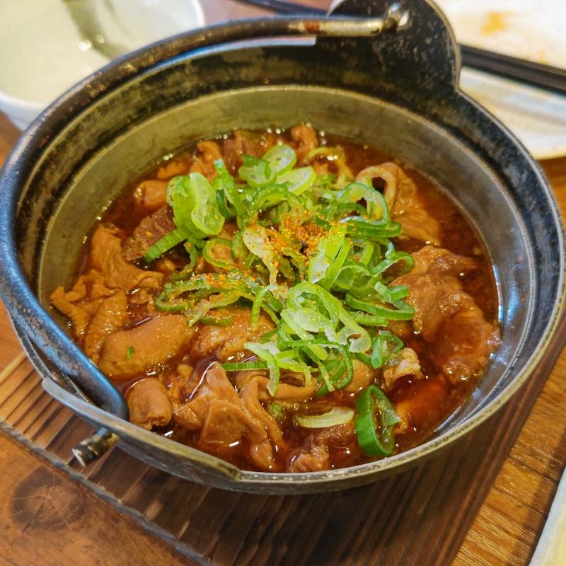 赤味噌旨辛もつ煮込み(大船一丁目やきとん)