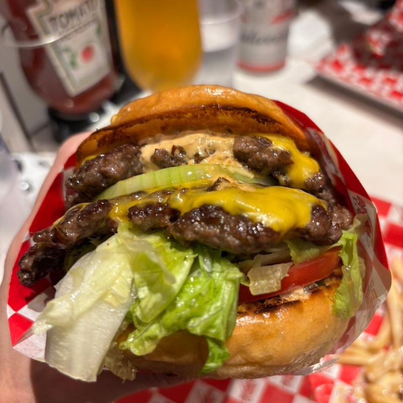 DOUBLE DOUBLE ANIMAL STYLE(アメリカンダイナーアンドラ)