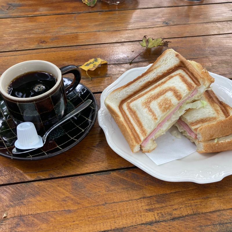 ホットサンド(ハム)とコーヒー(たんぽぽ )
