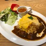 ふわっとろオムライスプレート ビーフシチューソース（スープ付き）