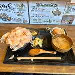 B定食(おばんざい付き)(鰹節丼専門店 節道 BUSHIDO)