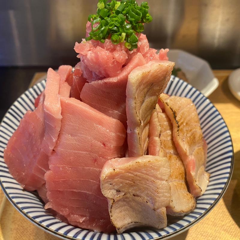 恵み　特盛(まぐろ丼や 恵み)