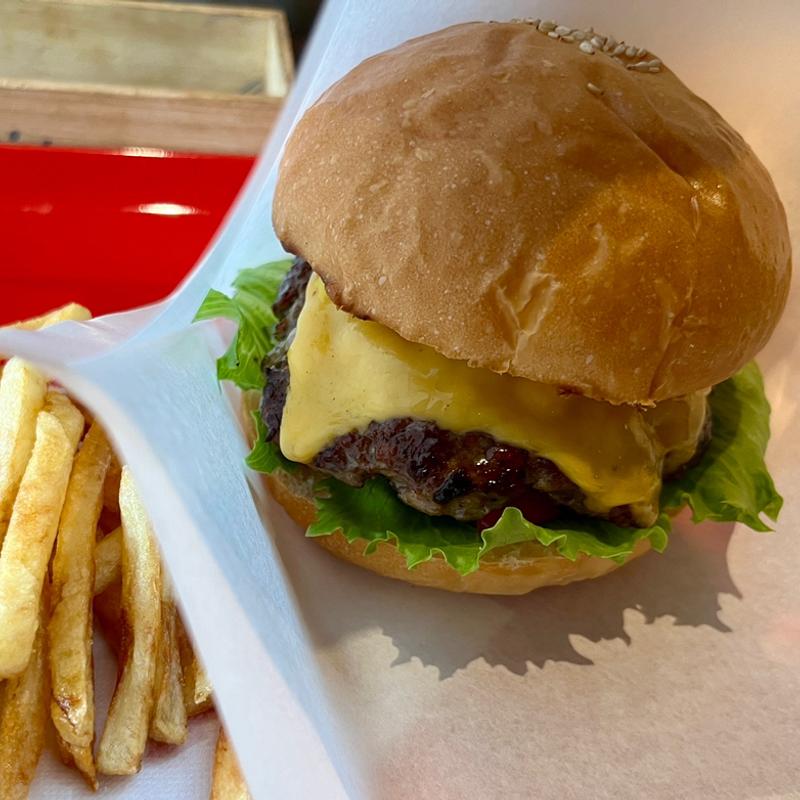 チーズバーガー(ベアーズダイナー)