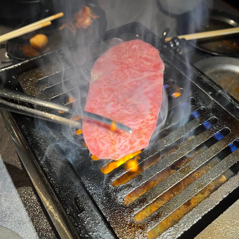 リブロース芯2枚(YAKINIKU MARUUSHI 銀座本店)