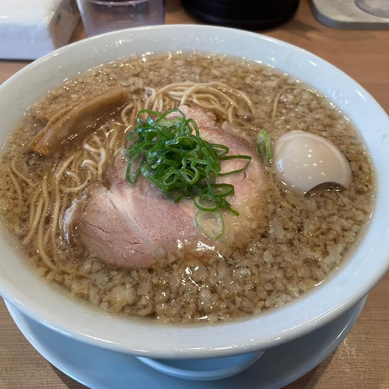 背脂醤油らぁめん(らぁ麺はやし田 岩槻店)