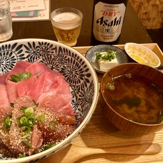 トリプル丼(MAGURO GARAGE （マグロガレージ）)