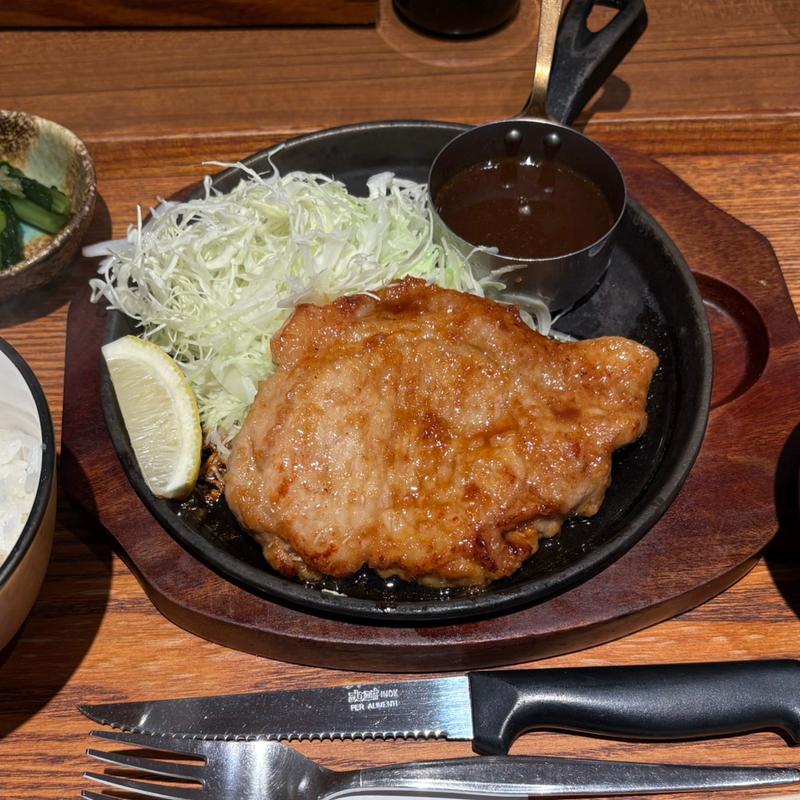 群馬県産豚のロースステーキ御膳(黄金色の豚　上里サービスエリア)