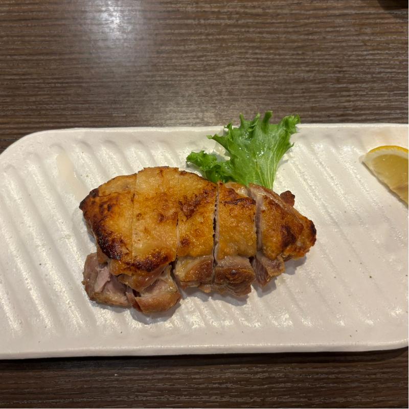 阿波尾鶏もも焼き　塩　ハーフ(炭火焼　ドン・ガバチョ （Bar&Cafe ）)