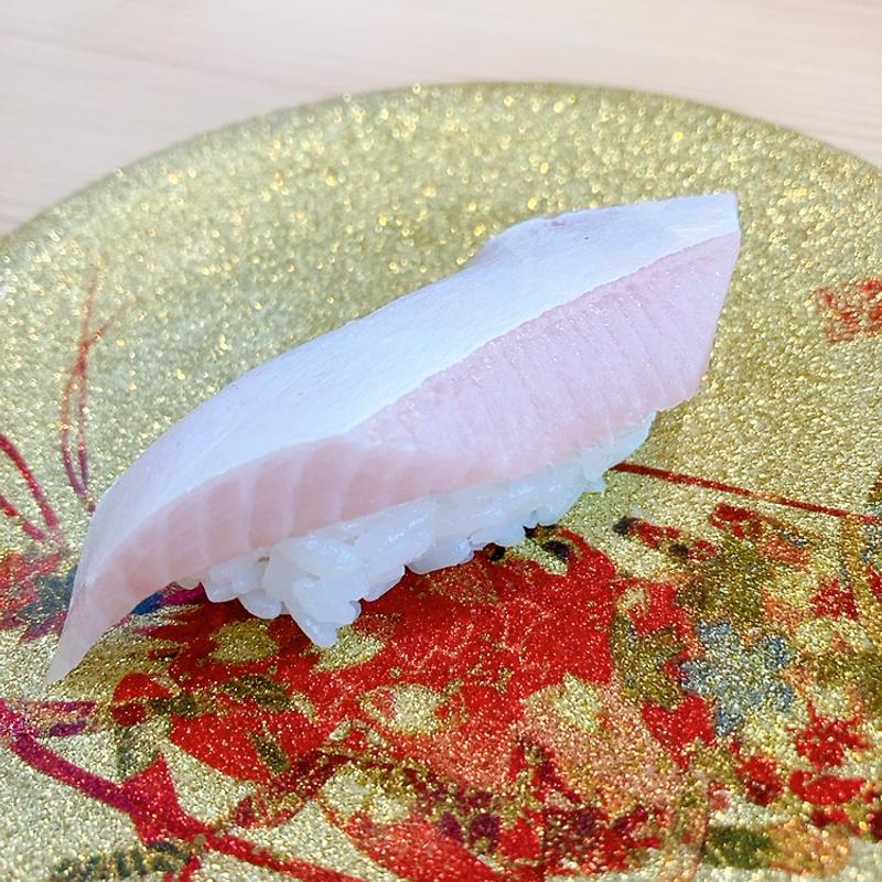 ぶりとろ一貫(すし蔵 浜田本店 （すしぞう）)