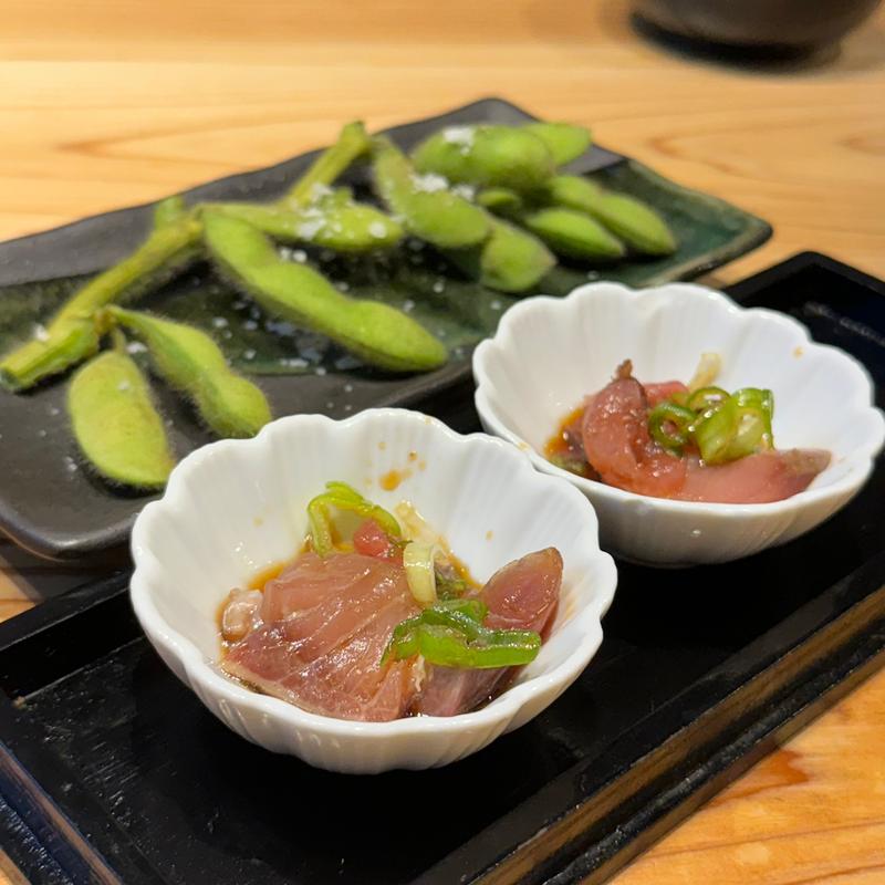 お通し(枝豆、ブリ)(みちのくや酒店 金山店)