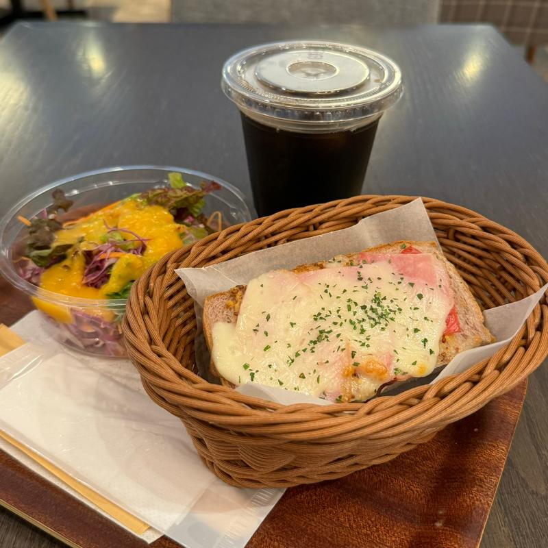 モーニングD.サラダセット(岩手県産ハム&チーズのオープンサンド)(カフェ 杜の香り )