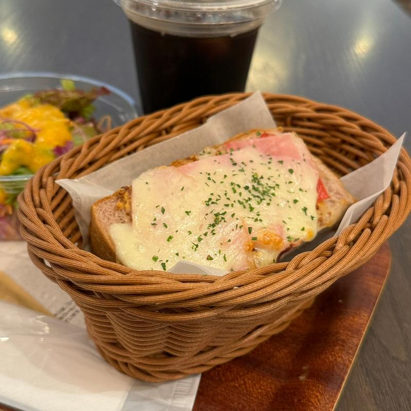 岩手県産ハム&チーズのオープンサンド(カフェ 杜の香り )