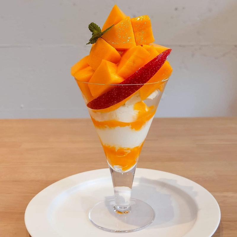 宮崎県産完熟マンゴーパフェ(果実店 Fruitier(フルティエ))