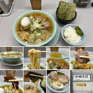 中華そばに海苔とゆで卵(中野 邦ちゃんラーメン)