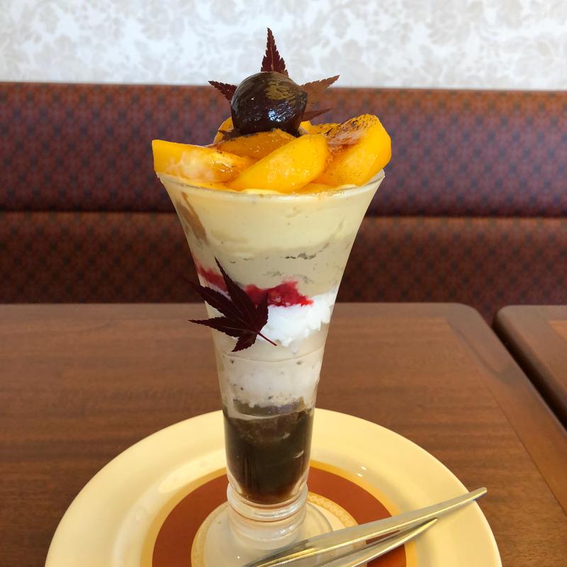 渋皮栗と柿のブリュレパフェ(ロイヤルホスト若柴店)