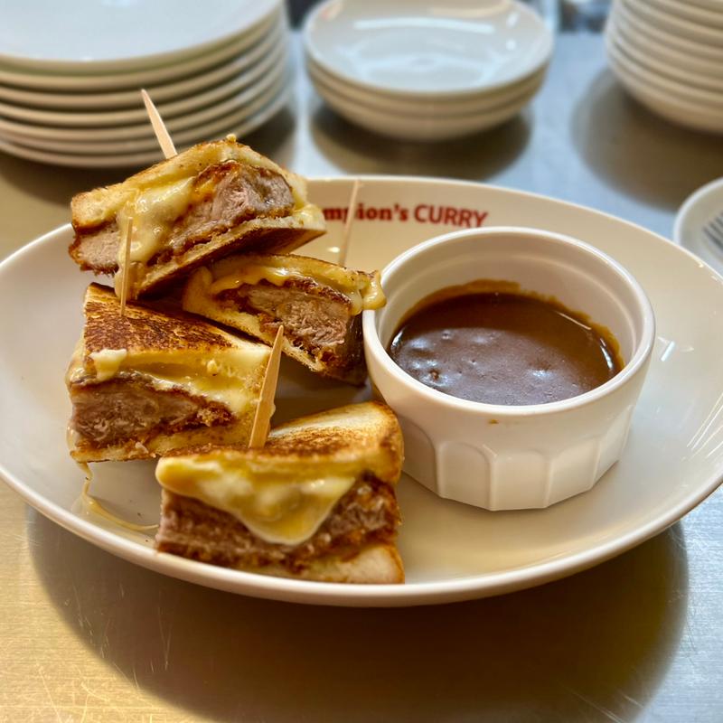 Lカツチーズメルトサンド(CHAMPION'S CURRY DINER（チャンカレダイナー）)