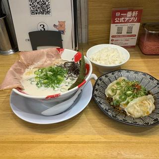 白豚骨(水餃子白飯セット)(豚骨麺屋一番軒 金山店)