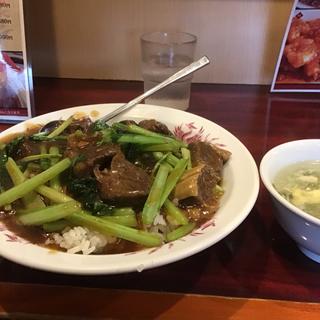 牛肉旨煮あんかけご飯(龍盛菜館 京急川崎駅前店)