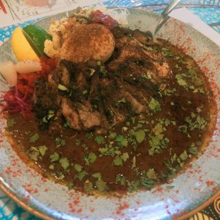 ジャークチキンカレー+スパイス玉子(喫茶・軽食 ユニティーフェイス)