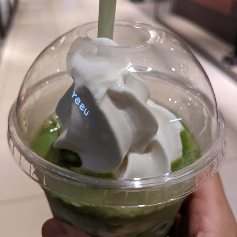 抹茶ソフトクリームラテ(nana's green tea 天神ソラリア店)