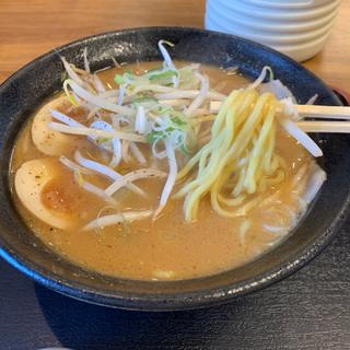 魚粉入り味噌ラーメン味玉トッピング