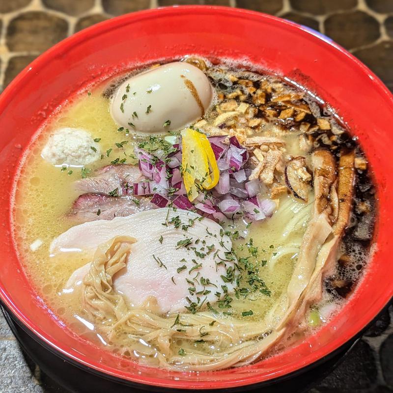 特級黒純鶏そば 大盛(特級鶏蕎麦 龍介 )