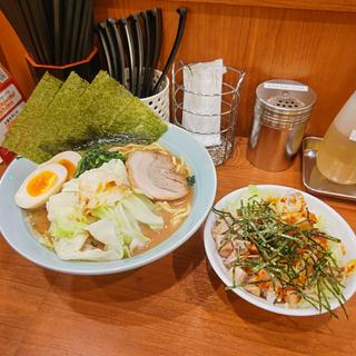 キャベツラーメン＋ピリ辛ネギチャーシュー丼(横浜家系ラーメン銀家 伊勢佐木町店)