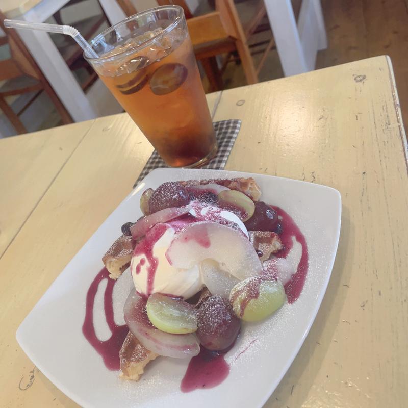 季節のワッフルセット(フレッシュティー ルフナ)