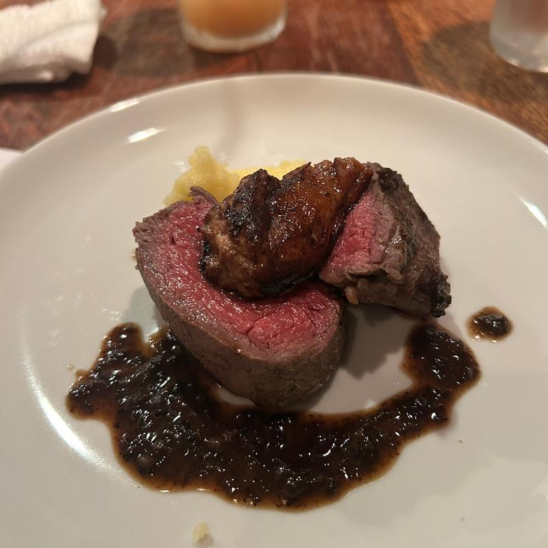 牛ヒレ肉のローストフォアグラのソテー添え(カプチーニ)