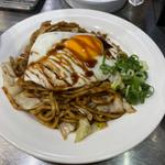 豚月見焼きそば(焼SOBA osakaきっちん。エキュート立川店)