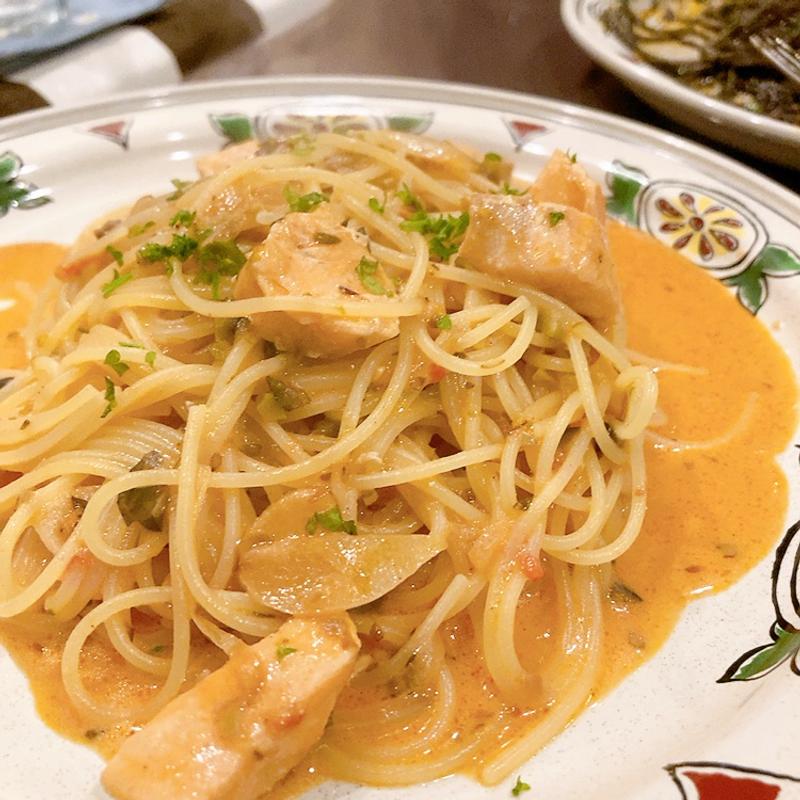 サーモンのクリームブッタネスカオレガノ風味(マンジャ・パスタ )