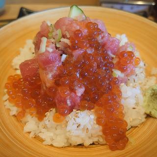 ぜいたくまかない丼 特上(いくら増量)(丸松 )