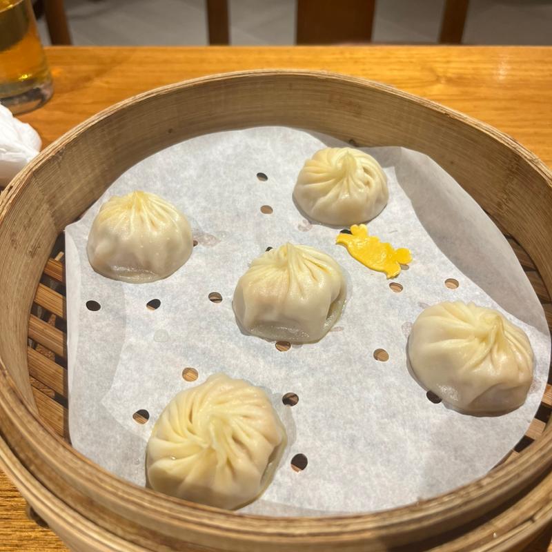 蟹味噌入り小籠包(鼎泰豐)