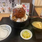 限定肉団子丼 大盛り(大衆酒場 五の五 横須賀中央店)