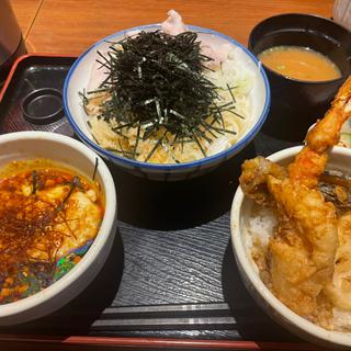 ピリ辛うどんと小天丼(浅草割烹天とよ神保町店)