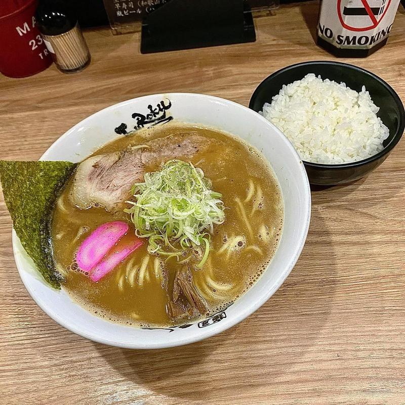 和歌山ラーメン ご飯付き(麺屋丈六 キーノ和歌山店)