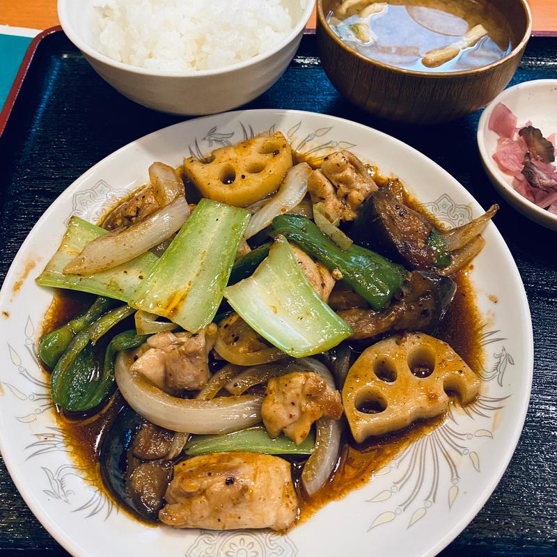 季節野菜と鶏肉の四川風炒め定食　おちょぼライス(大衆食堂 定食のまる大 多摩センター店)