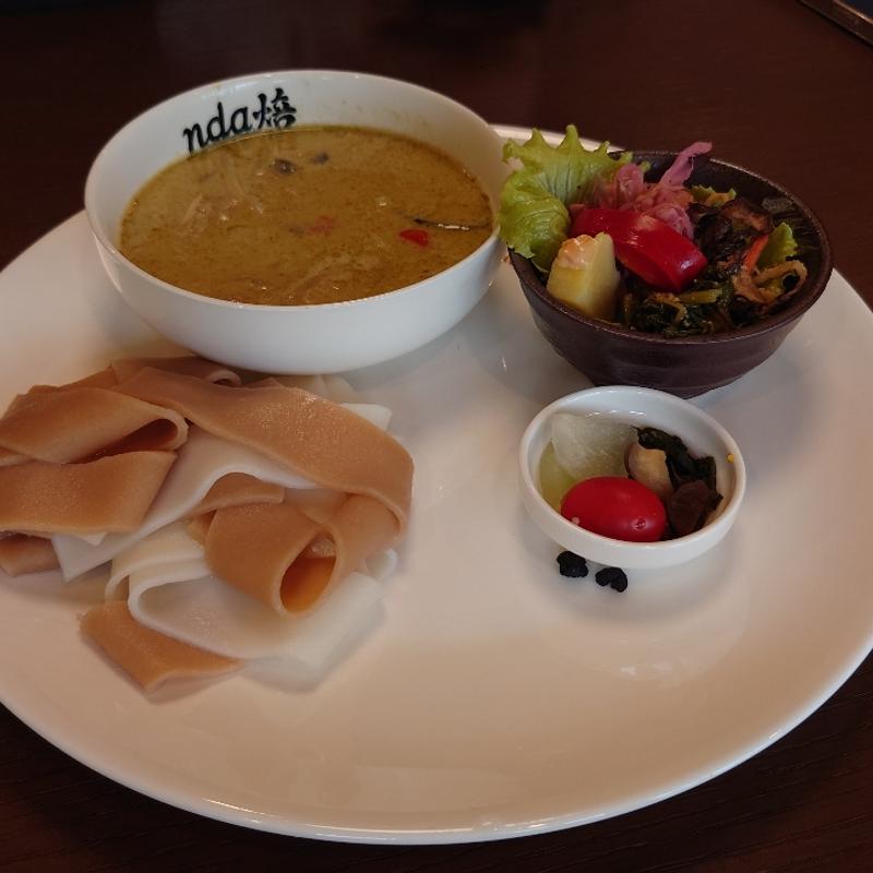 タイカレーつけ麺(お米と発酵 Cafe&Shop nda焙)
